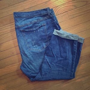 NWOT Old Navy Boyfriend Straight Cropped Jeans